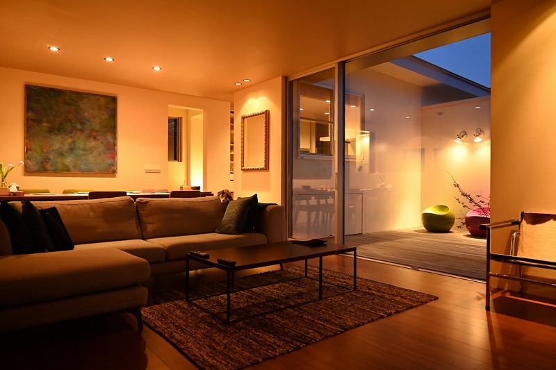 📐ウェルビーイングの設計図──暮らし続けた「遊び心の家」で、リアルに考える住まいのこと　【Vol.03：照明とコンセントについて】